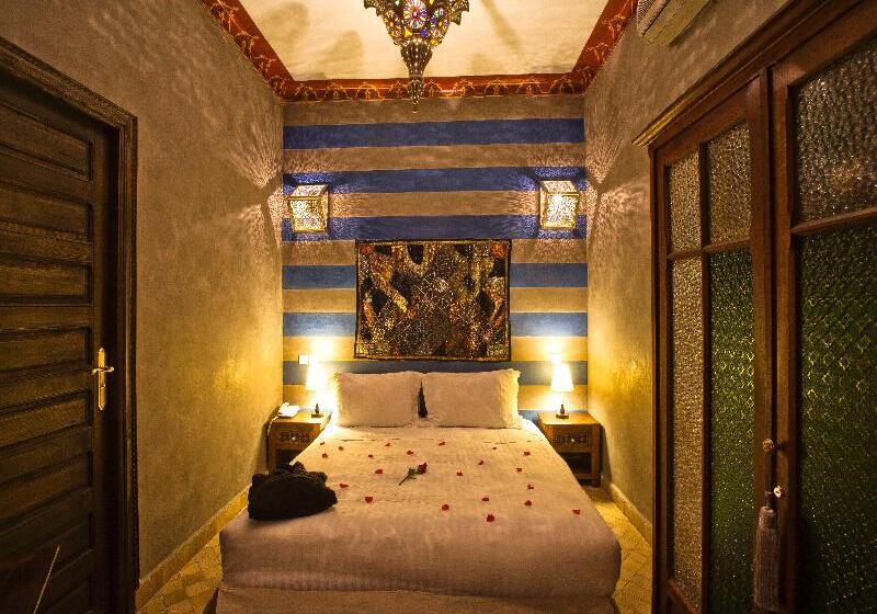 اتاق استاندارد, Dar Anika