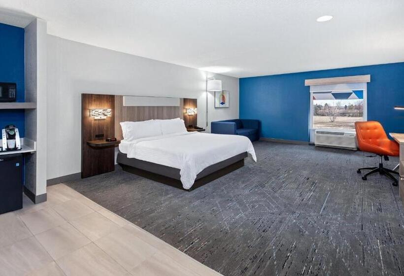 Люкс Кровать Кинг, Holiday Inn Express Hotel & Suites Chicago Algonquin, An Ihg