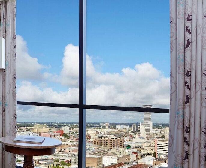 Номер Deluxe, Hilton New Orleans Riverside