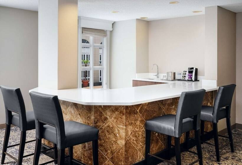 Люкс Адаптированный для Инвалидов, Hilton New Orleans Riverside