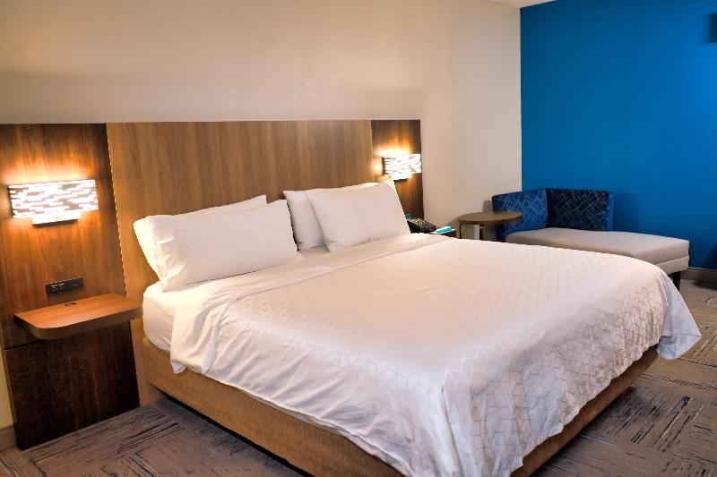 스탠다드 룸, Holiday Inn Express Hotel & Suites Tampa Oldsmar, An Ihg