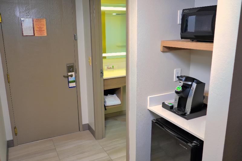 스탠다드 룸 킹사이즈 침대, Holiday Inn Express Hotel & Suites Tampa Oldsmar, An Ihg