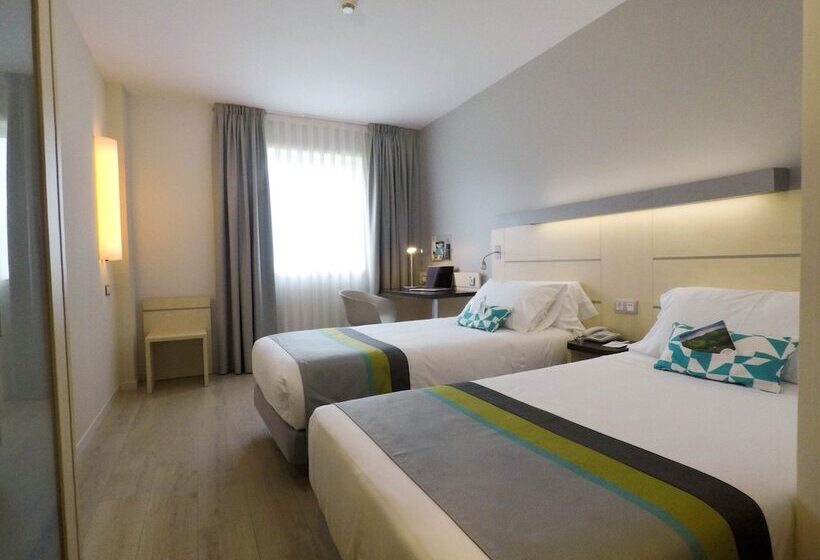Номер Стандарт, Holiday Inn Express Pamplona, An Ihg