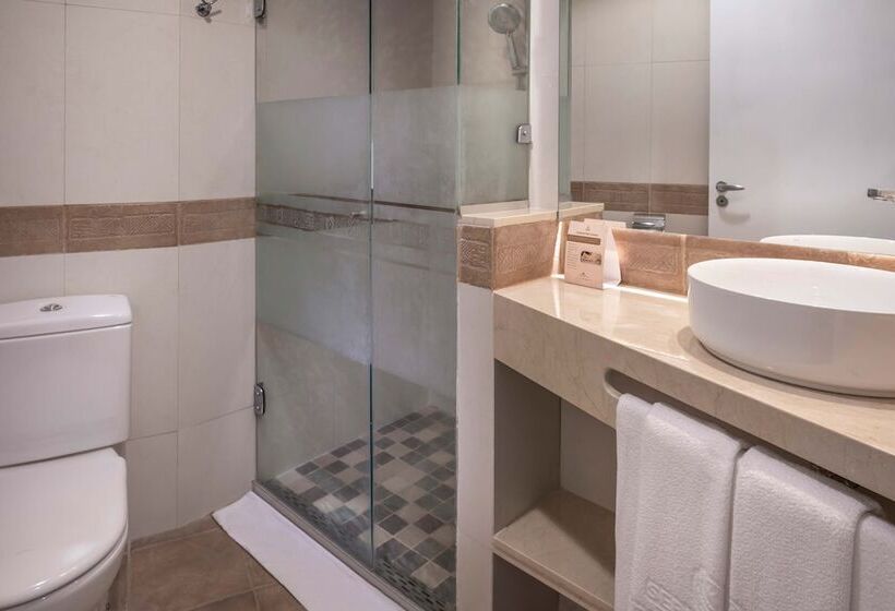 اتاق خانوادگی با چشم‌انداز جانبی دریا, Serhs Natal Grand Hotel & Resort