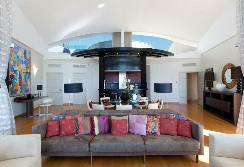 Suite with Pool, Senator Banús