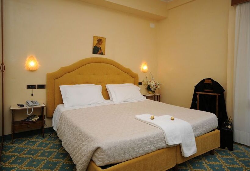 Номер Комфорт, Grand Hotel Excelsior