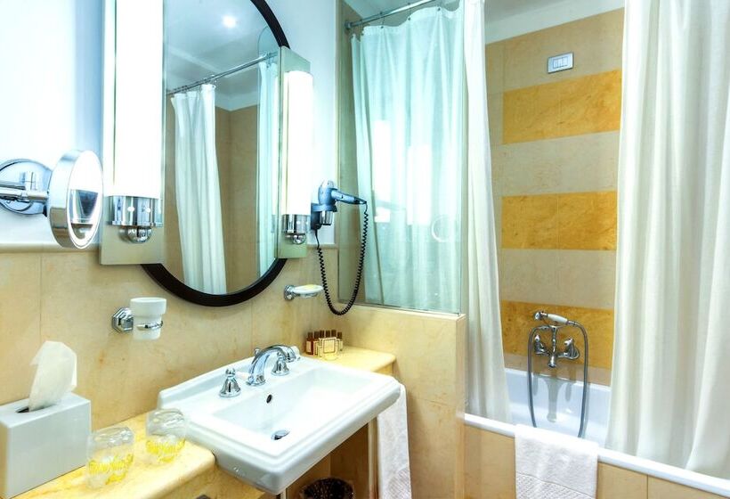 اتاق اجرایی, Grand Hotel Savoia