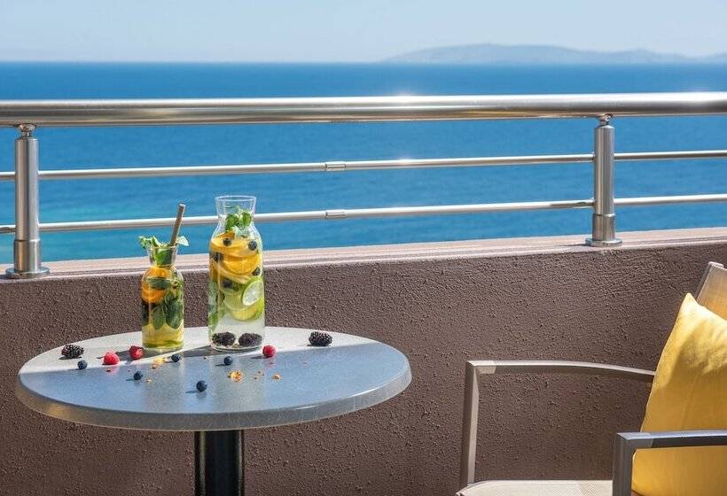 اتاق استاندارد با چشم‌انداز دریا, Blue Bay Resort