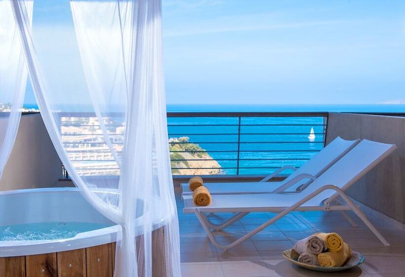 اتاق اجرایی با چشم‌انداز دریا, Blue Bay Resort