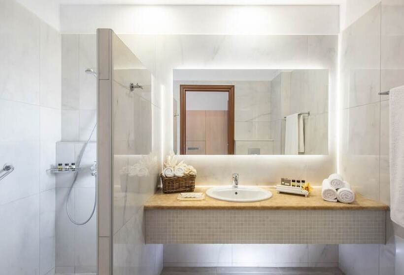 سوئیت خانواده 2 خوابه, Blue Bay Resort