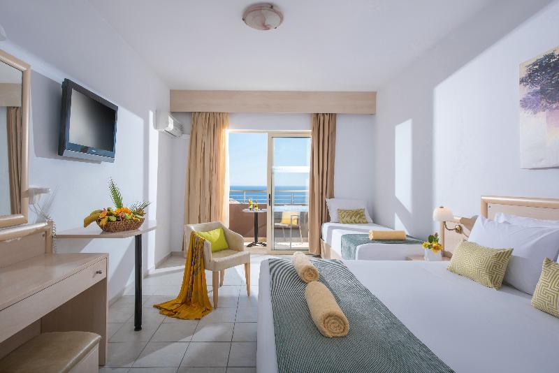 اتاق اجرایی با چشم‌انداز دریا, Blue Bay Resort