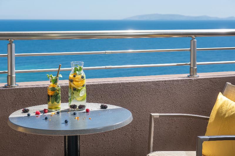 اتاق استاندارد با چشم‌انداز دریا, Blue Bay Resort
