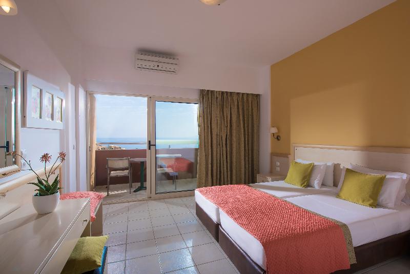 اتاق استاندارد با چشم‌انداز دریا, Blue Bay Resort