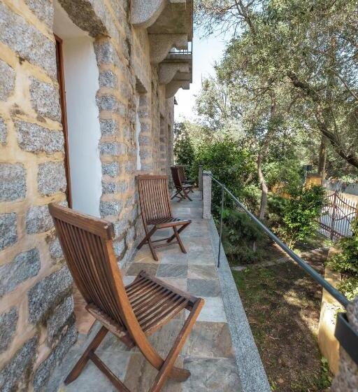 اتاق استاندارد سه نفره, Borgo Antico San Pantaleo