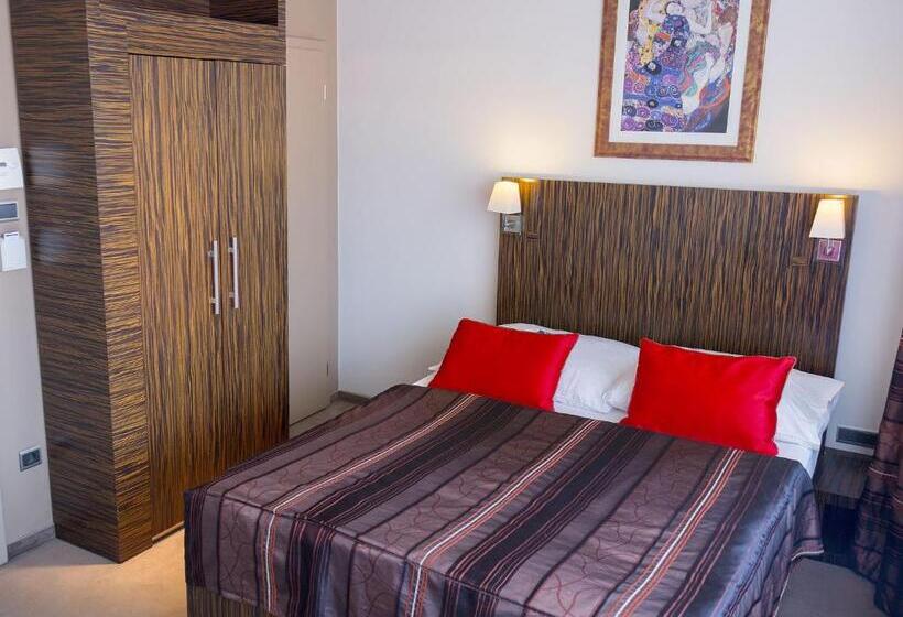 سوئیت خانواده 2 خوابه, Ea Hotel Crystal Palace