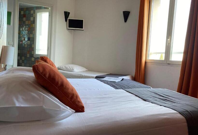 Номер Стандарт Трехместный, Hôtel La Rotonde