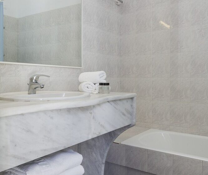 Family Suite, Kamari