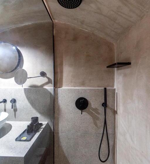 سوئیت پریمیوم, La Maltese Estate