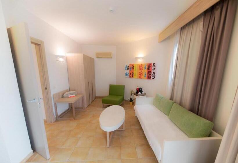 Трехместный Номер Superior, Voi Arenella Resort