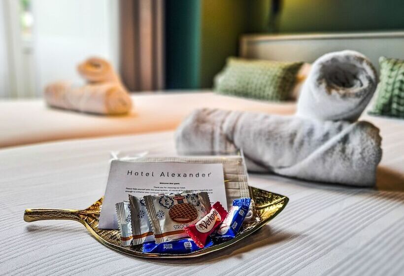 اتاق استاندارد چهار تخته, Alexander