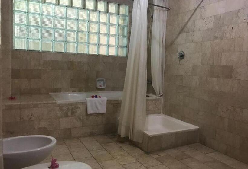 Номер Deluxe, Melasti Beach Resort & Spa Legian