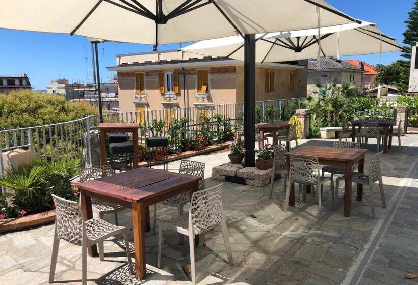 اتاق استاندارد سه نفره, Mh Hotel Varazze