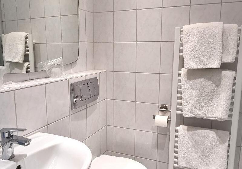 스탠다드 트리플 룸, Adler Hotel Frankfurt