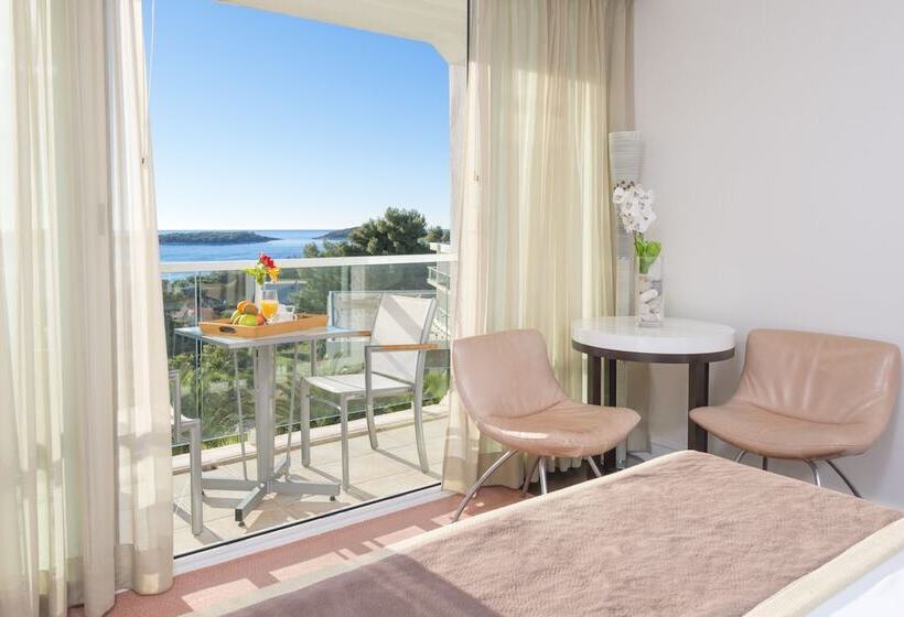 اتاق سوپریور با چشم‌انداز دریا و بالکن, Amfora Hvar Grand Beach Resort