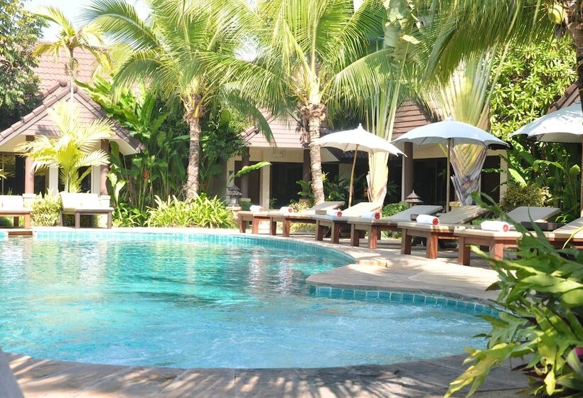 Бунгало с видом на бассейн, Laluna Hotel And Resort, Chiang Rai
