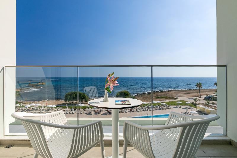 سوییت جونیور, Sunrise Alma Bay Resort