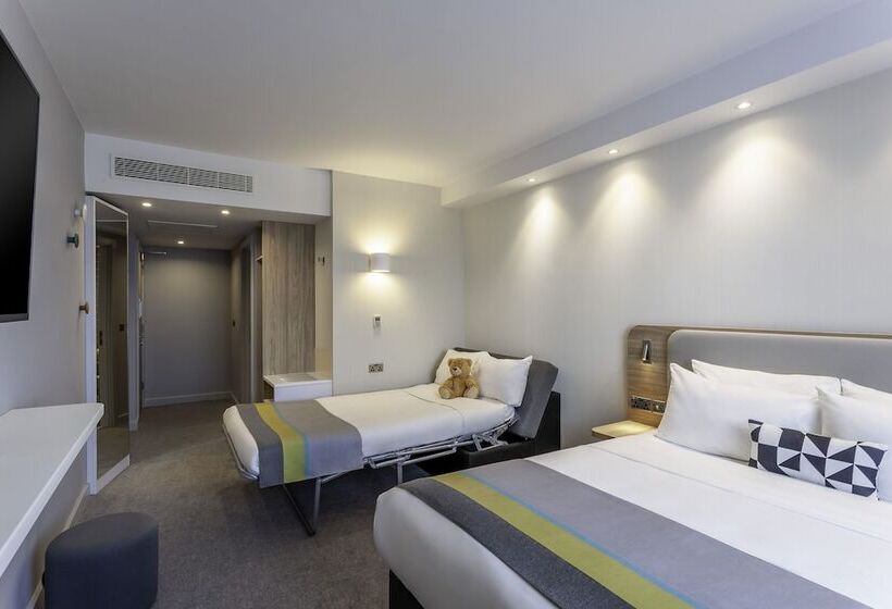 스탠다드 룸 더블 침대, Holiday Inn Express Hotel Dublin Airport By Ihg