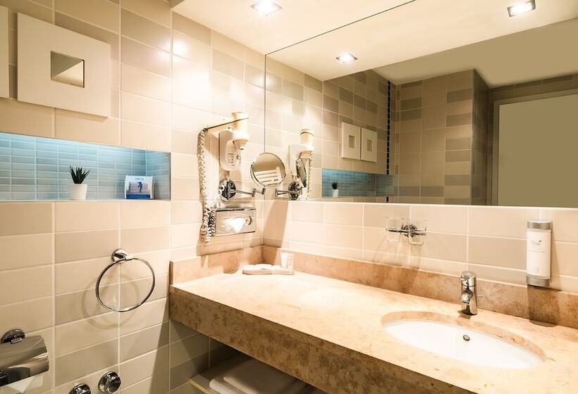 Quarto Estandar, Atrium Fashion