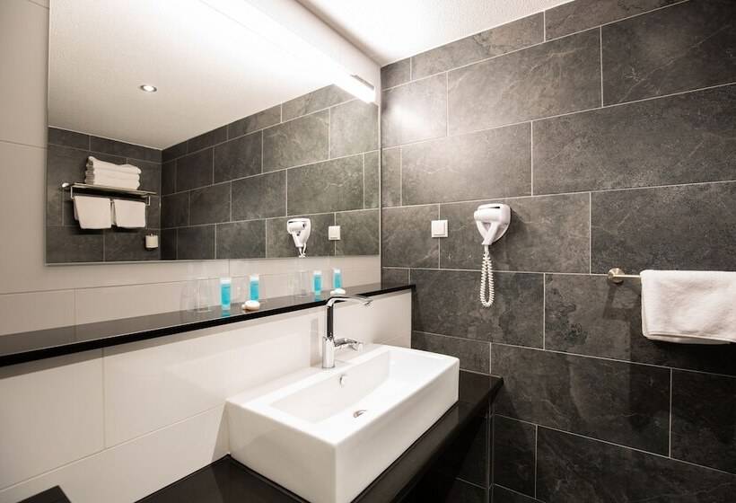 Семейный Номер, Bastion Hotel Apeldoorn Het Loo