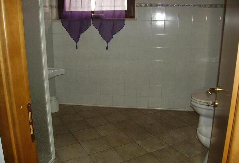 Quarto Triplo Estandar, La Chicca B&b