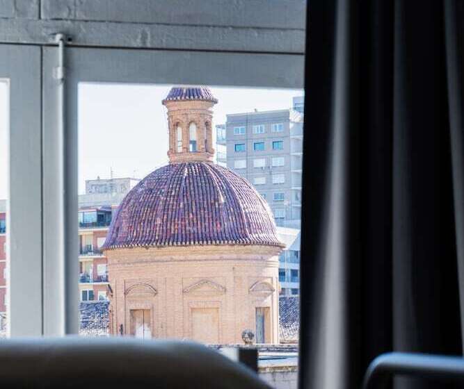 سرير فى غرفة مشتركة مزودة بحمام مشترك, Purple Nest Hostel