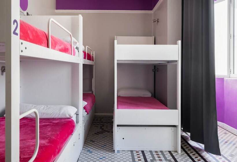 سرير فى غرفة مشتركة مزودة بحمام مشترك, Purple Nest Hostel
