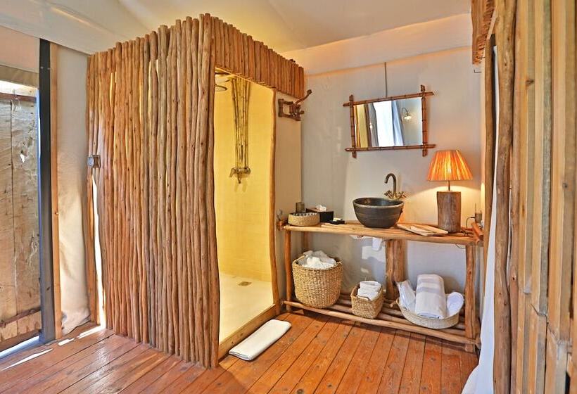 چادر با خدمات رفاهی استاندارد, Domaine Des Remparts Hotel & Spa