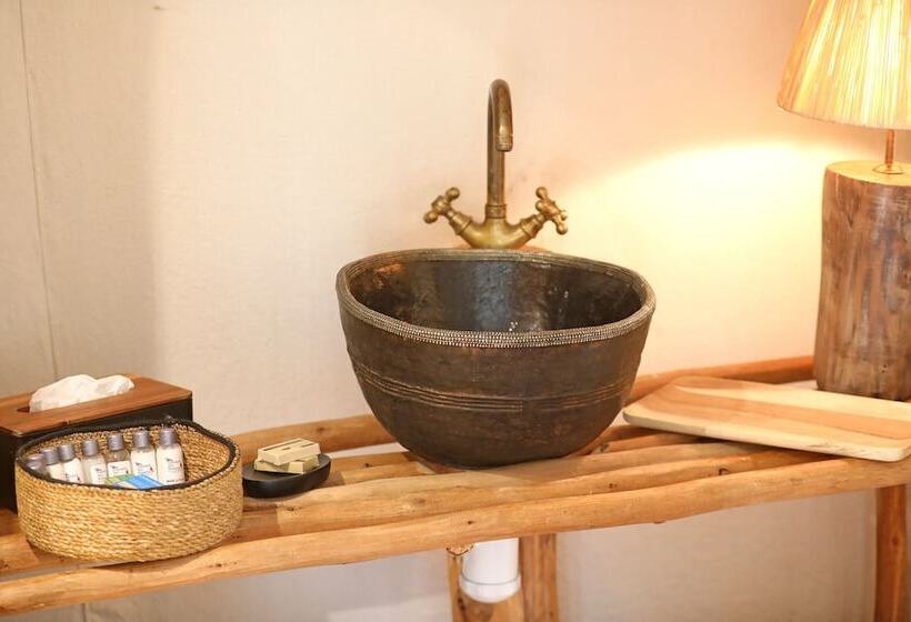 چادر با خدمات رفاهی استاندارد, Domaine Des Remparts Hotel & Spa