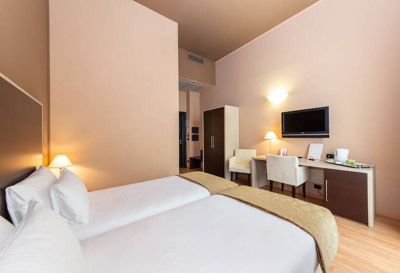 اتاق کلاسیک سه تخته, Art Hotel Olympic