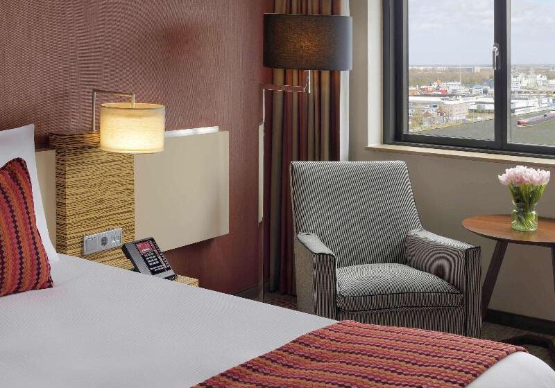 اتاق استاندارد با چشم‌انداز, Mövenpick Hotel Amsterdam City Centre