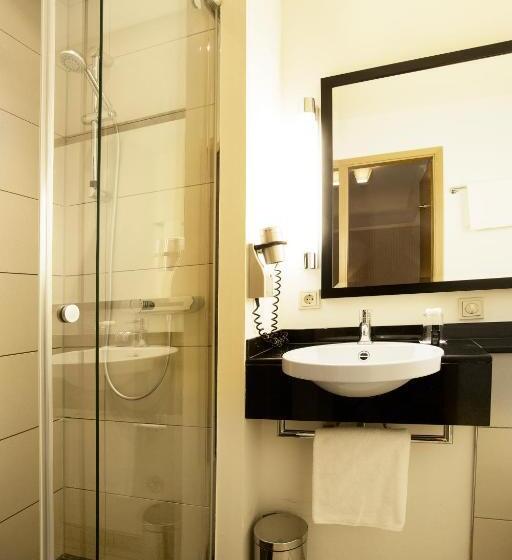 اتاق اکونومی یک تخته, Townhouse