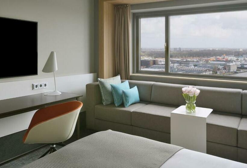 اتاق سوپریور با تخت بزرگ, Mövenpick Hotel Amsterdam City Centre