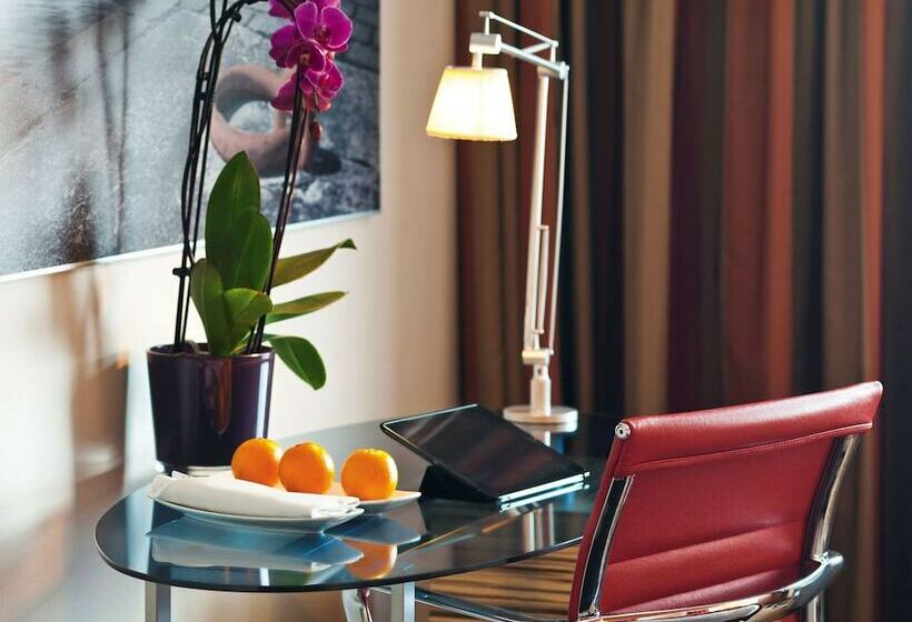 اتاق اجرایی با مشاهده, Mövenpick Hotel Amsterdam City Centre