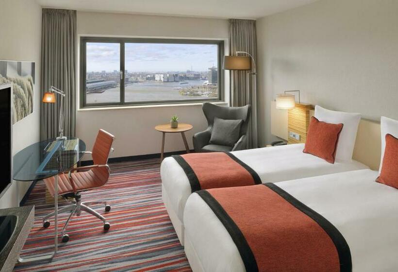 Classic Room with Views, Mövenpick Hotel Amsterdam City Centre