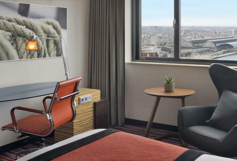Classic Room with Views, Mövenpick Hotel Amsterdam City Centre