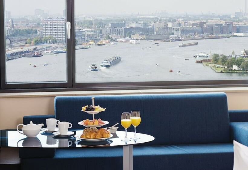 Classic Room with Views, Mövenpick Hotel Amsterdam City Centre