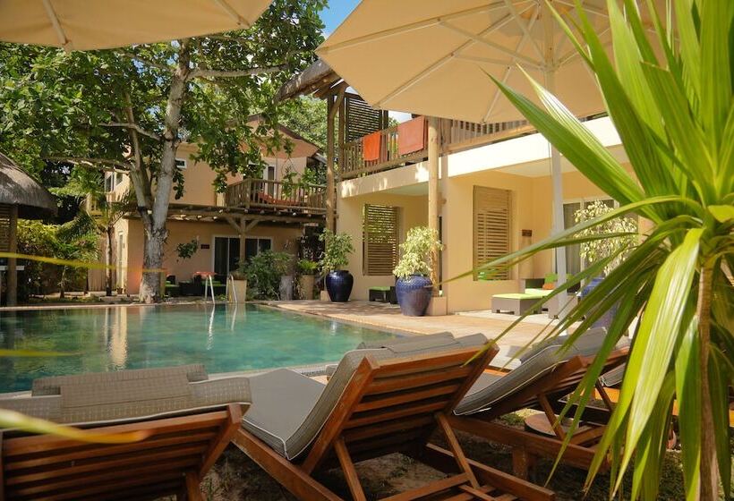 اتاق استاندارد با چشم‌انداز استخر, Ocean Villas
