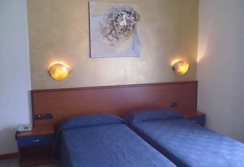 Четырехместный Номер Стандарт, Ahr Hotel Antille