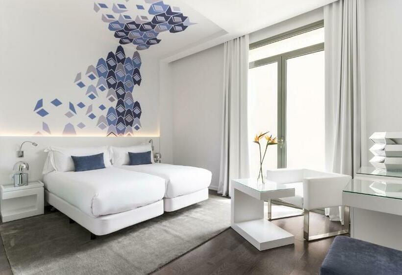 Номер Стандарт, Room Mate Carla