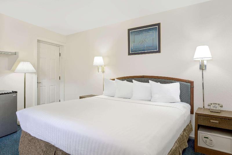 اتاق استاندارد, Clementine S Guest House